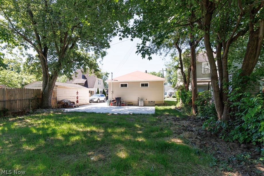 810 E Broad Street Property Photo 33