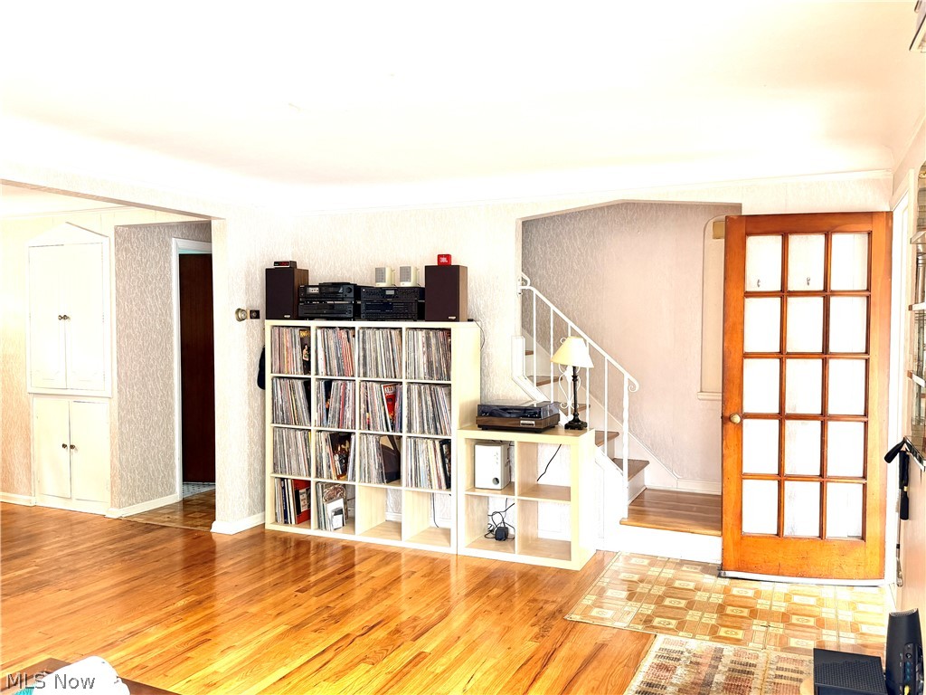 3975 Warrendale Road Property Photo 6