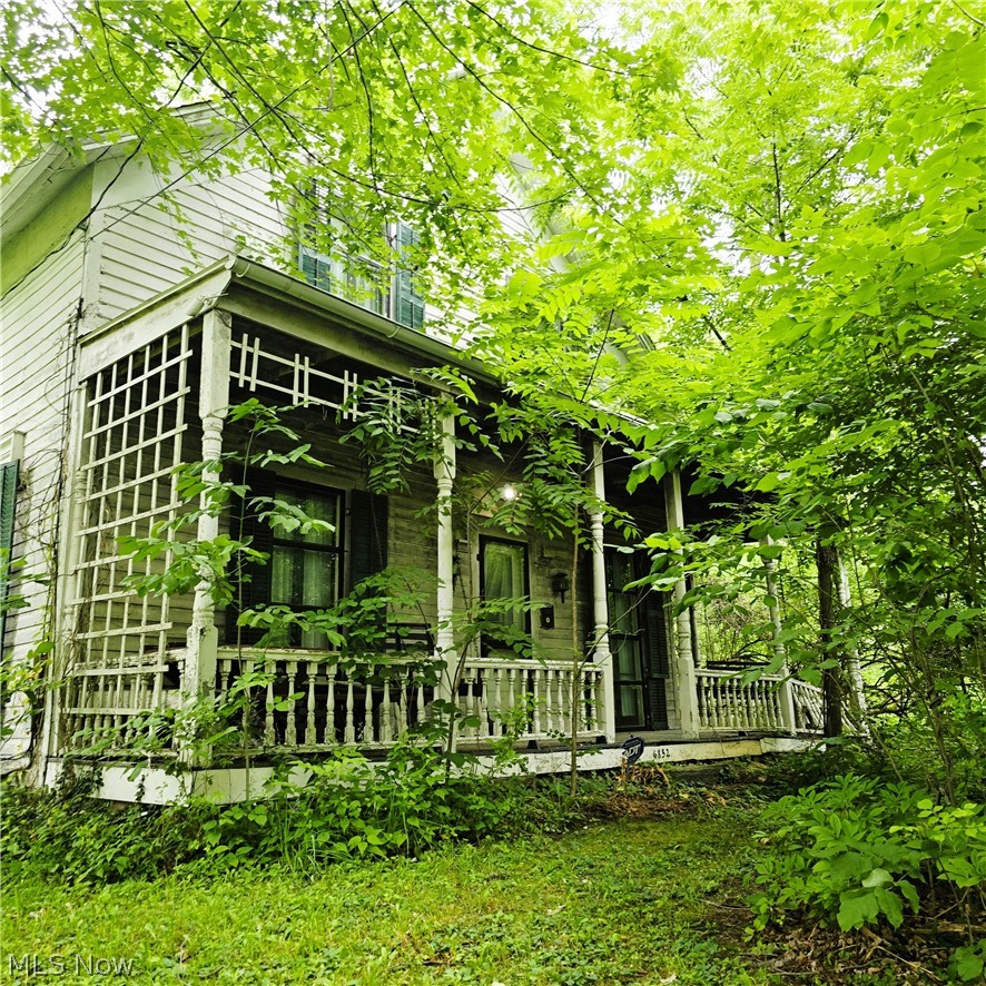 6852 Eastland Road Property Photo 1