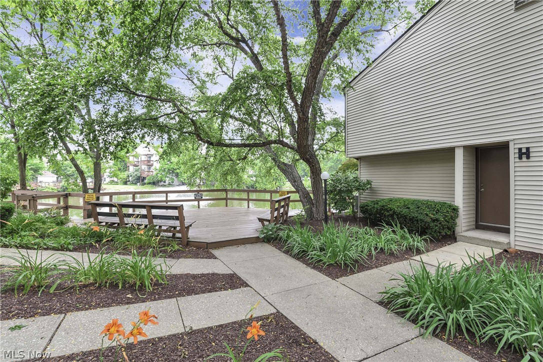 1420 Cedarwood Drive H Property Photo 1