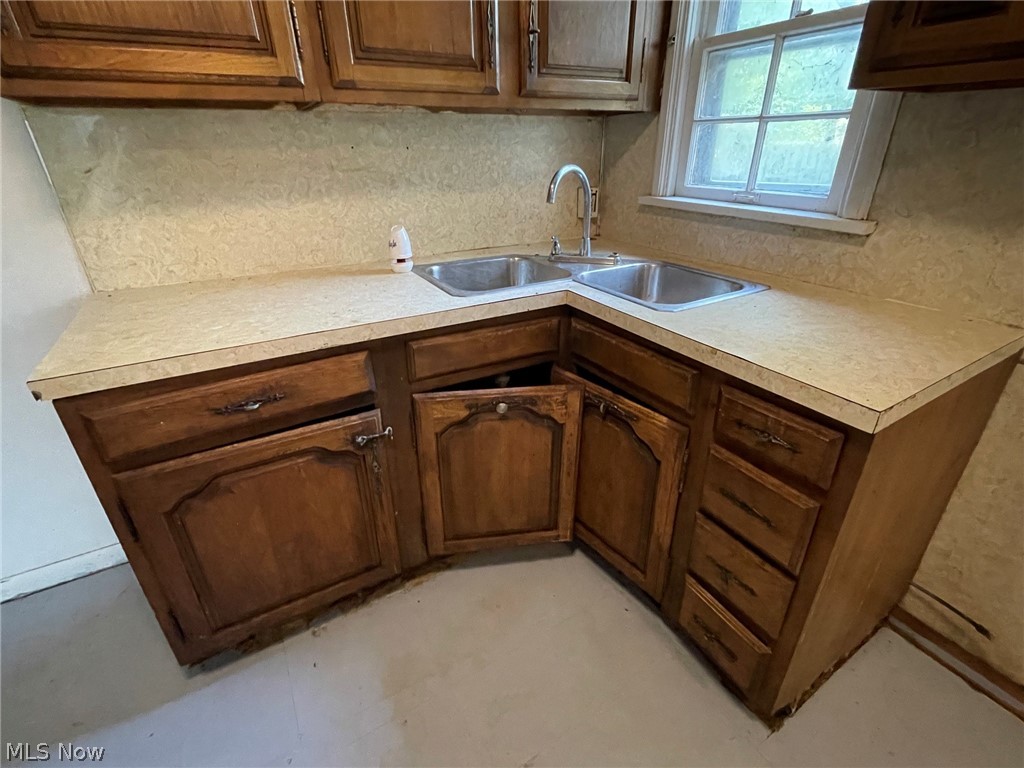 3170 Van Aken Boulevard Property Photo 8