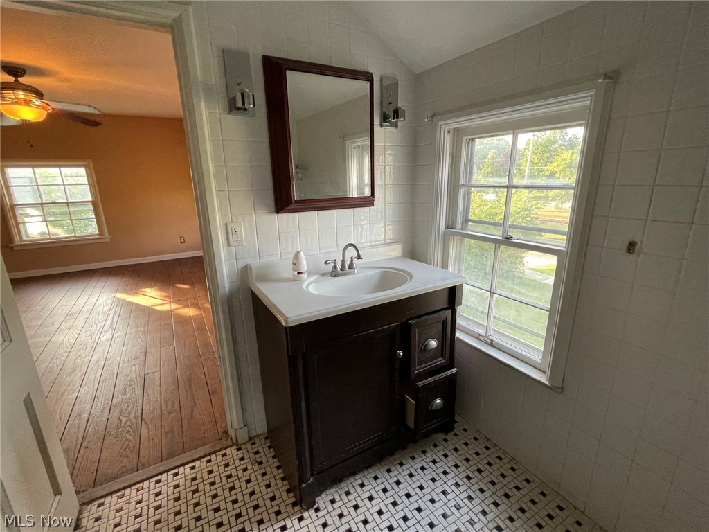3170 Van Aken Boulevard Property Photo 20
