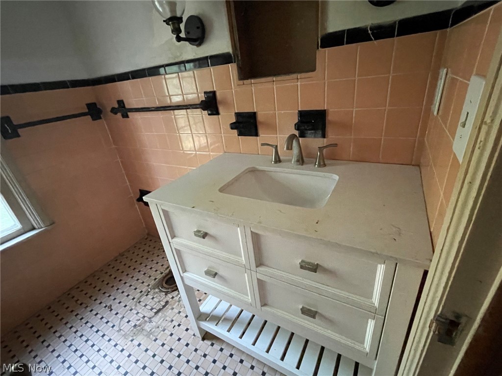 3170 Van Aken Boulevard Property Photo 26