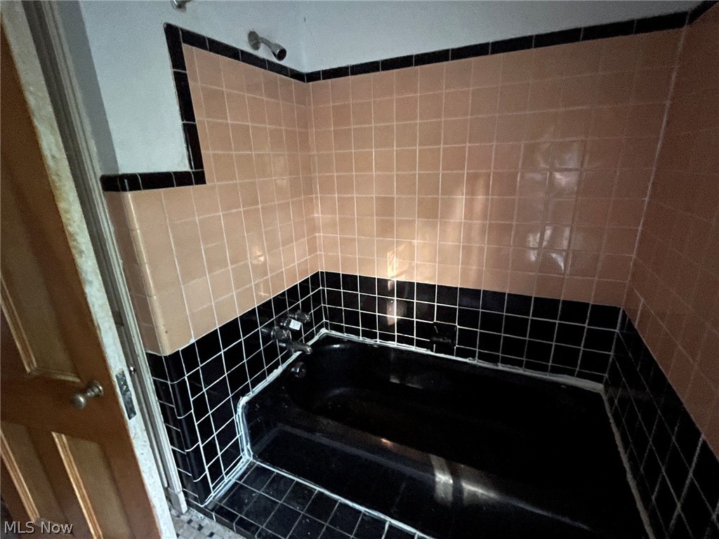 3170 Van Aken Boulevard Property Photo 27