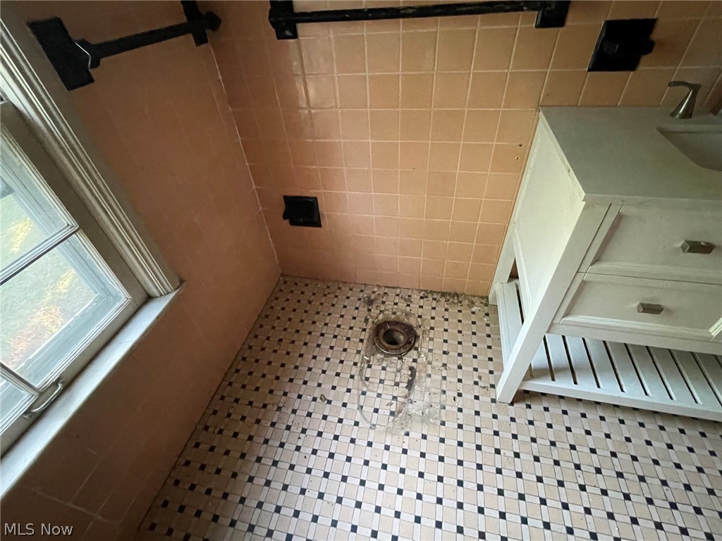 3170 Van Aken Boulevard Property Photo 28