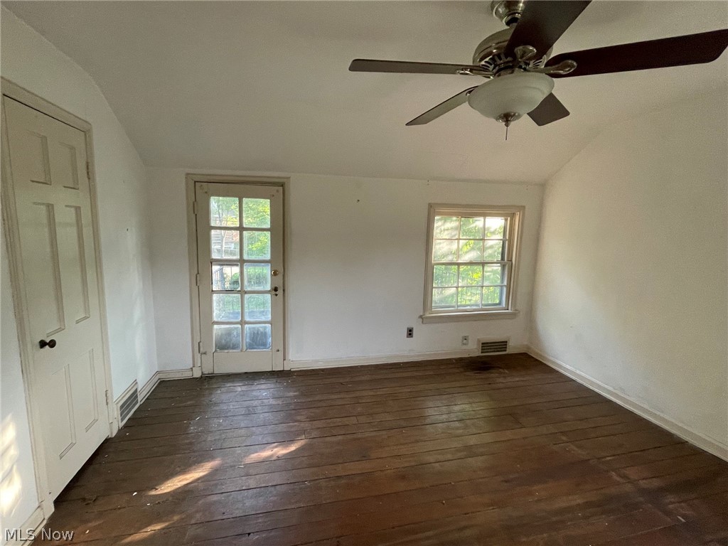 3170 Van Aken Boulevard Property Photo 30