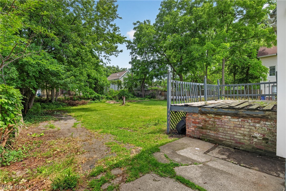 11817 Forest Avenue Property Photo 3