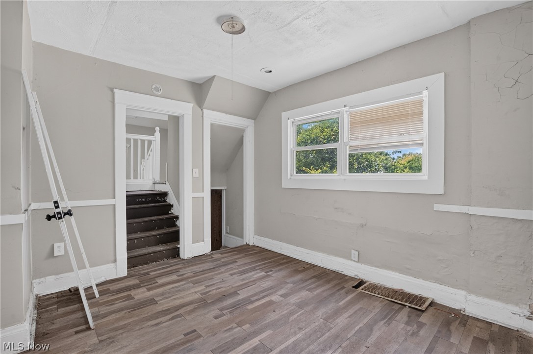 11817 Forest Avenue Property Photo 15