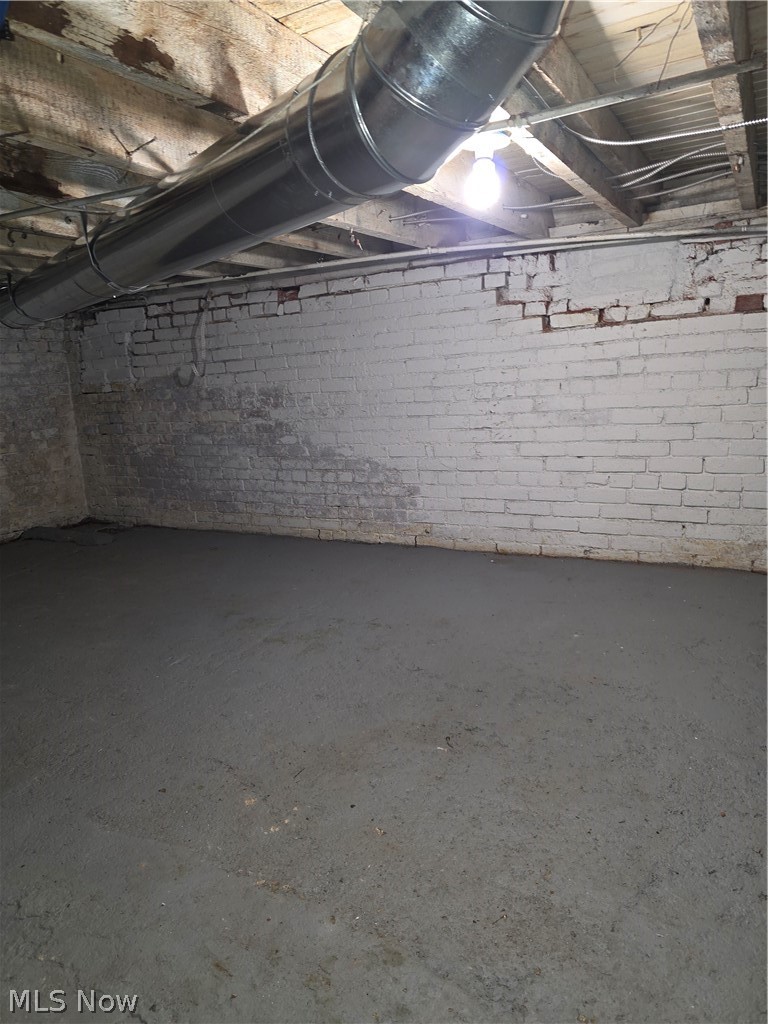 3038 Scranton Road Property Photo 16