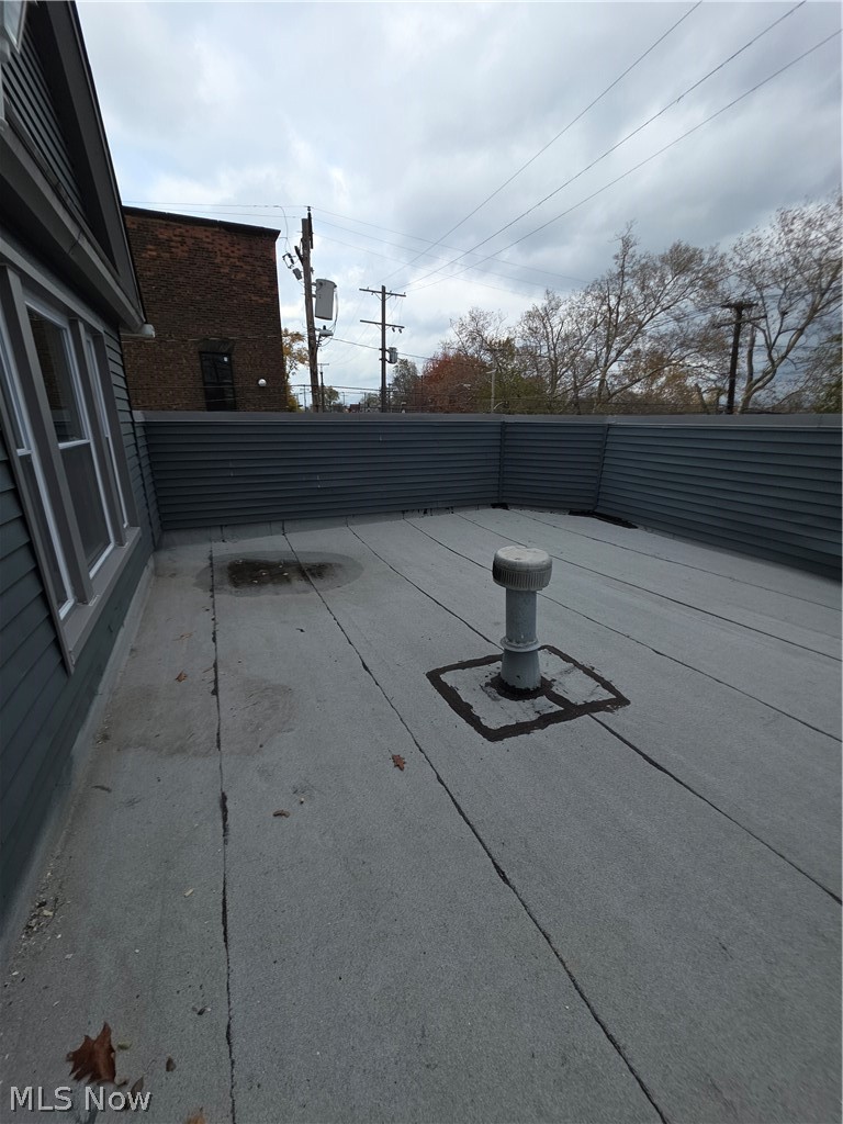 3038 Scranton Road Property Photo 25