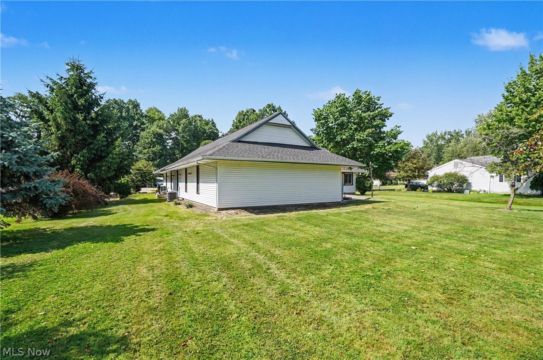 3854 Surfside Circle Property Photo 6