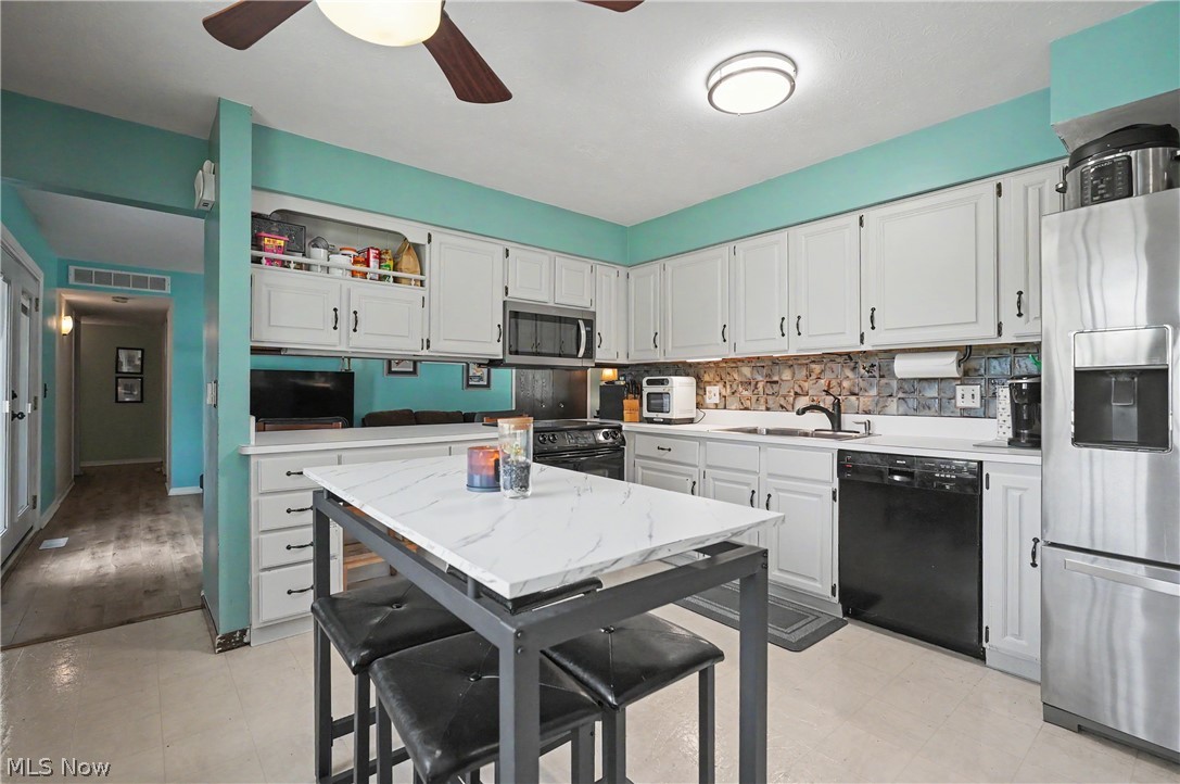 3854 Surfside Circle Property Photo 13