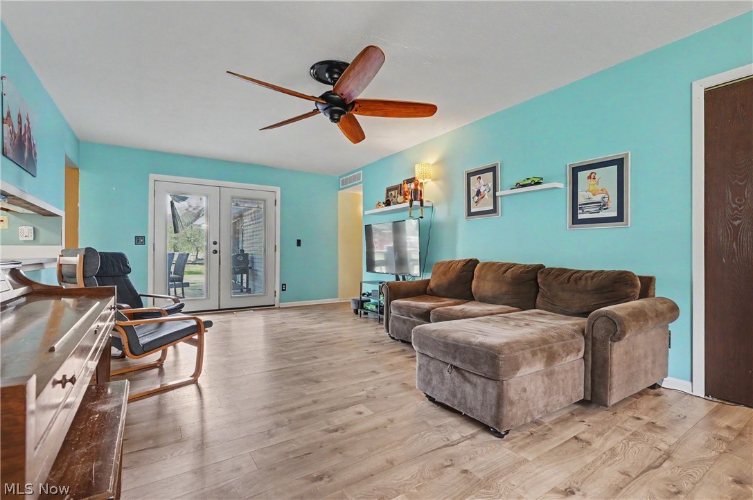 3854 Surfside Circle Property Photo 18
