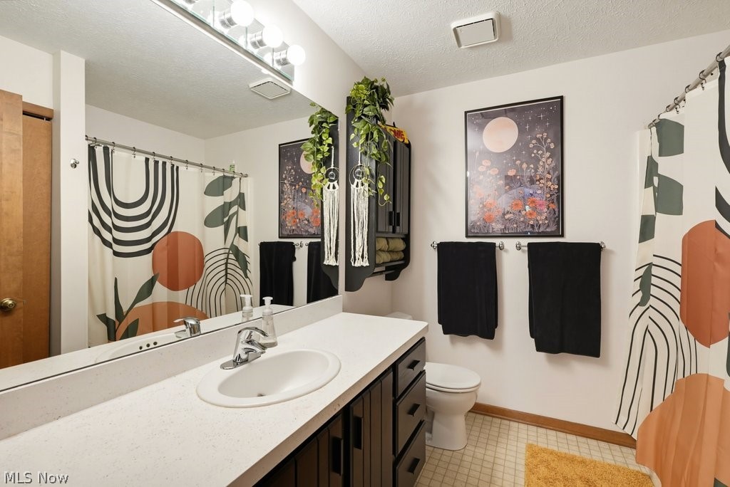 18230 Rolling Brook Drive Property Photo 32