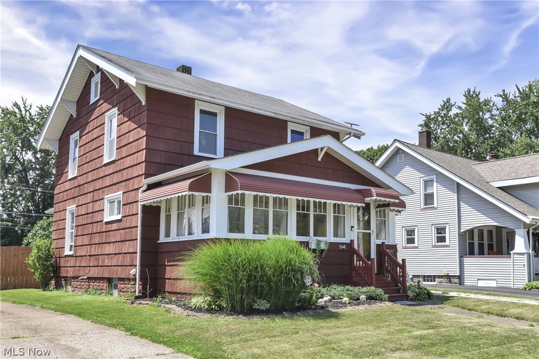 1944 E 45th Street Property Photo 2