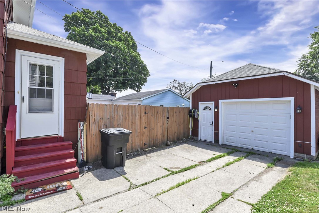 1944 E 45th Street Property Photo 5