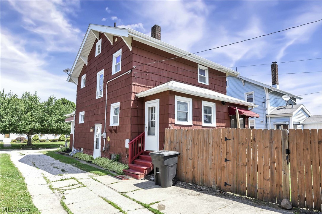 1944 E 45th Street Property Photo 6