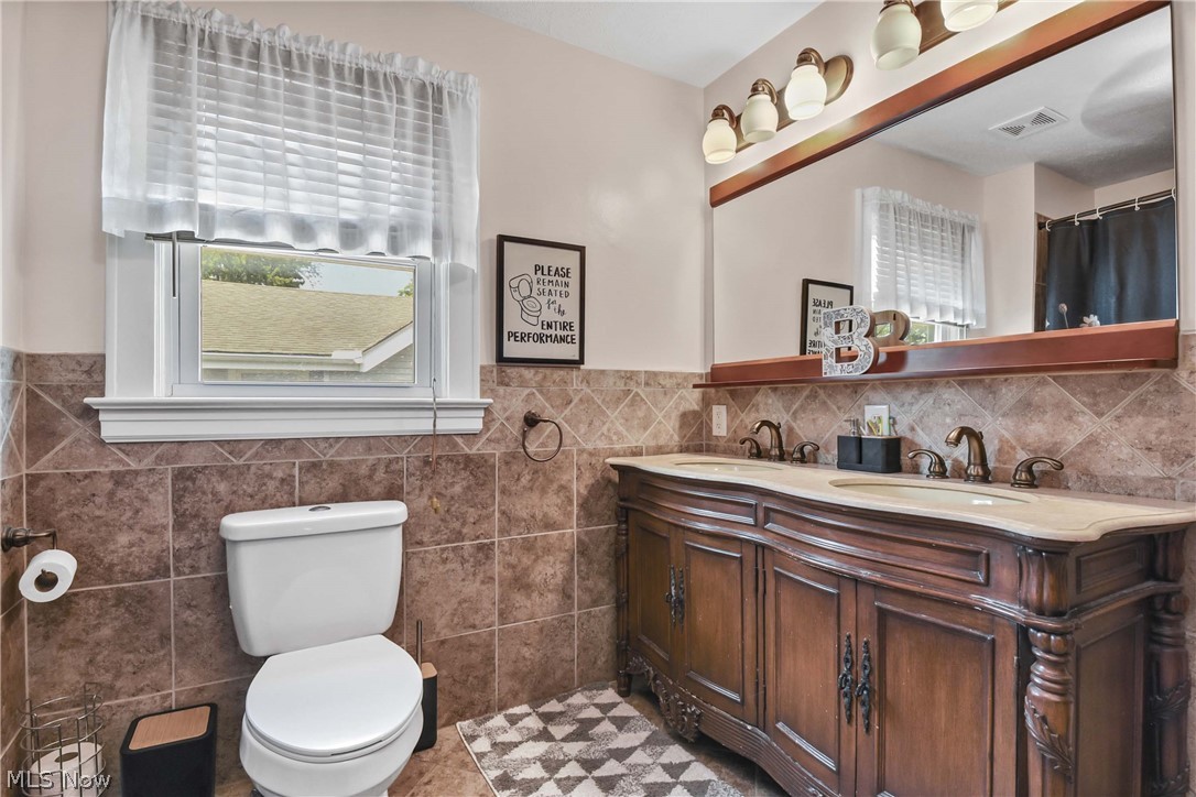 1944 E 45th Street Property Photo 33