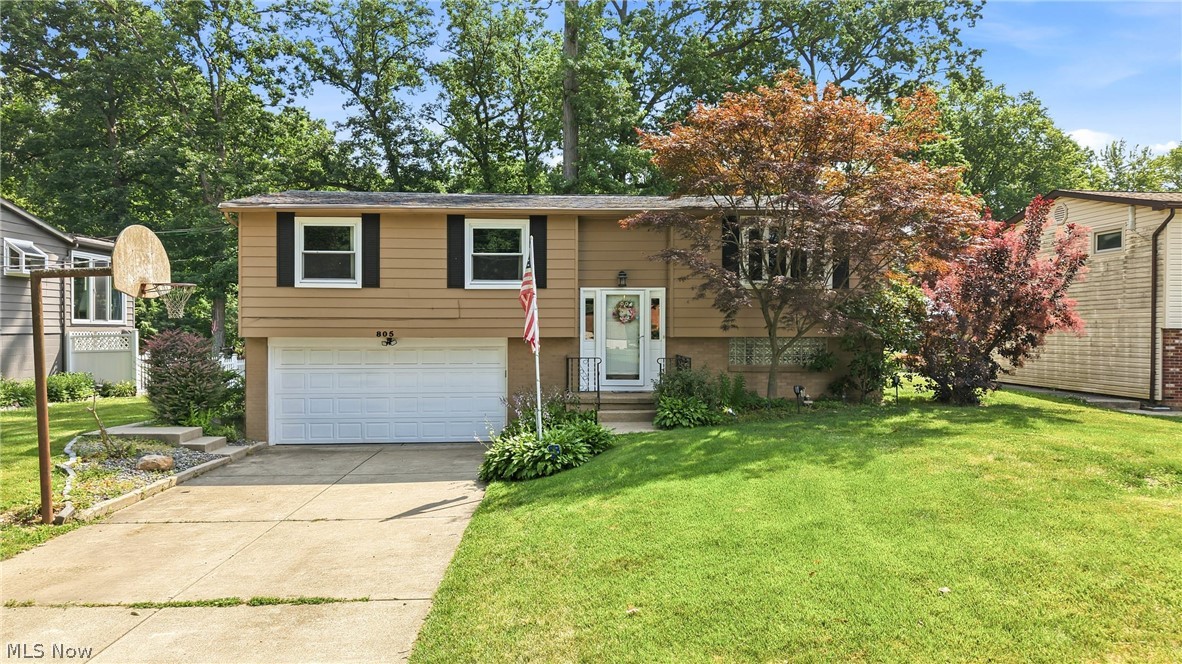 805 Trumbull Drive Property Photo 1