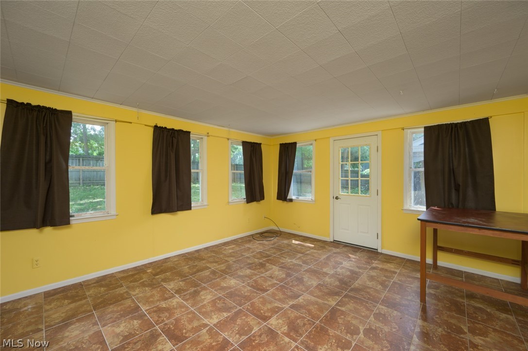 475 Brookpark Drive Property Photo 8