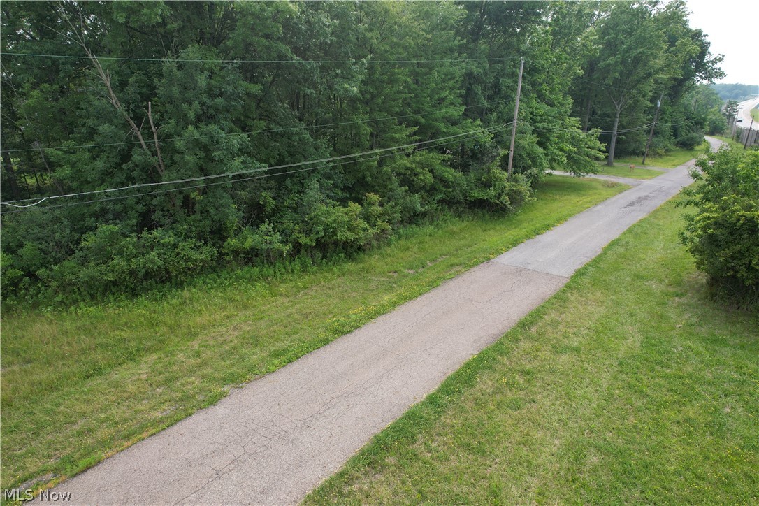 N East River Road Property Photo 14