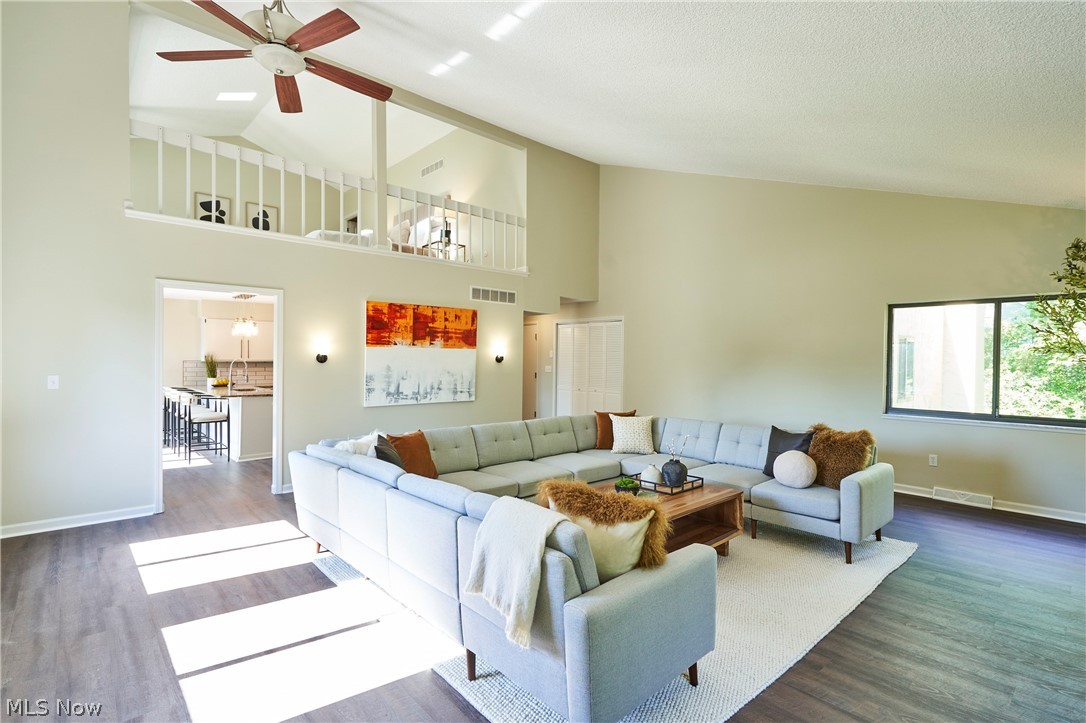 880 Hampton Ridge Drive Property Photo 8