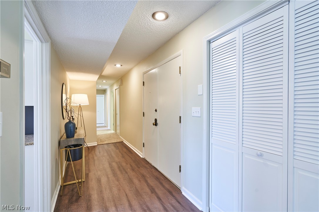 880 Hampton Ridge Drive Property Photo 14