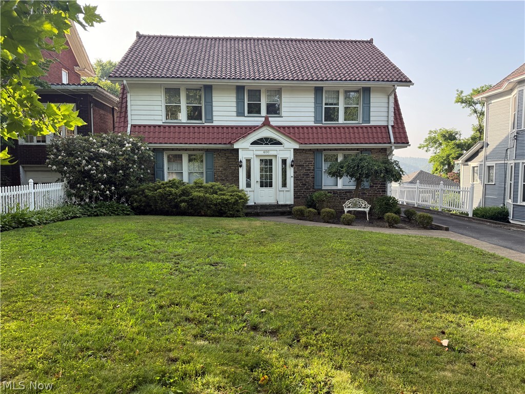 400 Thompson Avenue