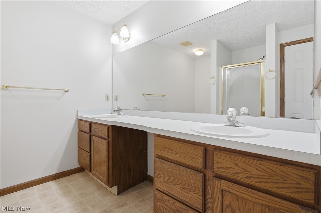 2817 Alling Drive Property Photo 27