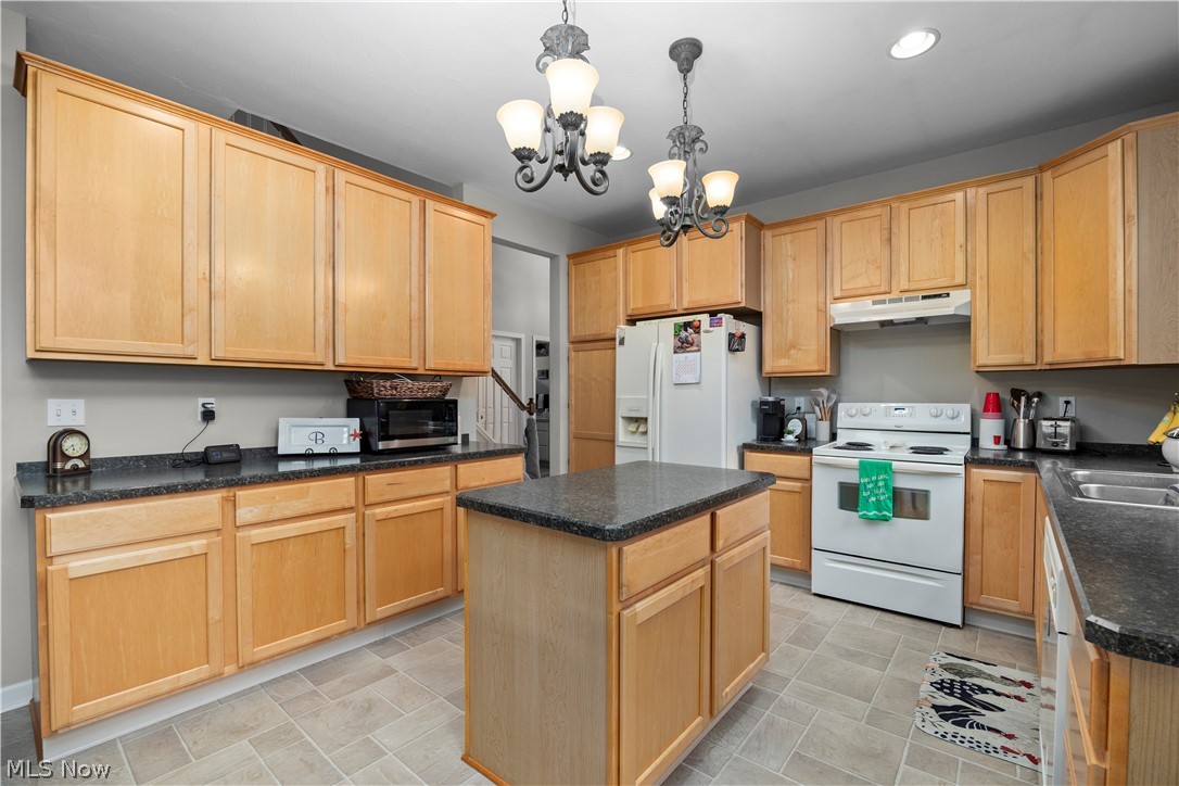 652 Lakeside Drive Property Photo 17