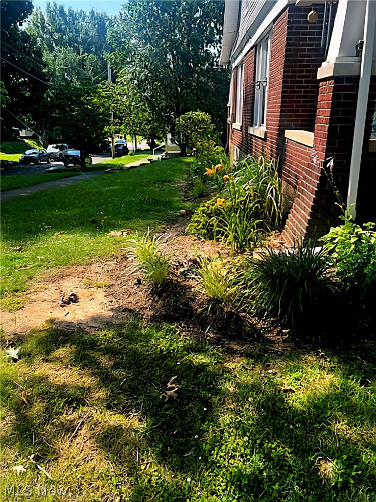 328 Oakwood Avenue Property Photo 2