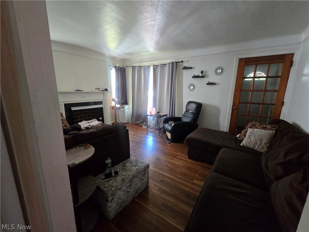 19403 Ridgewood Avenue Property Photo 7