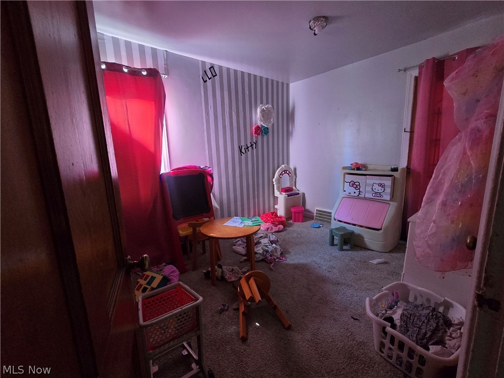 19403 Ridgewood Avenue Property Photo 9