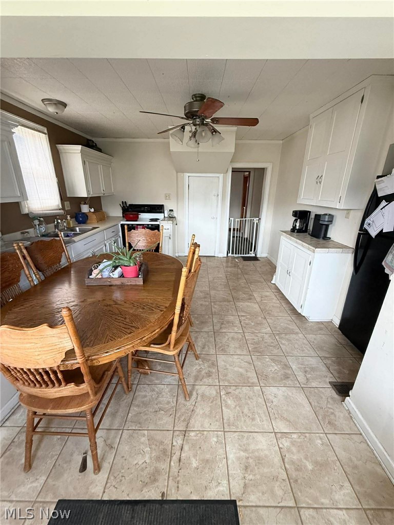 426 W 4th Street Property Photo 4