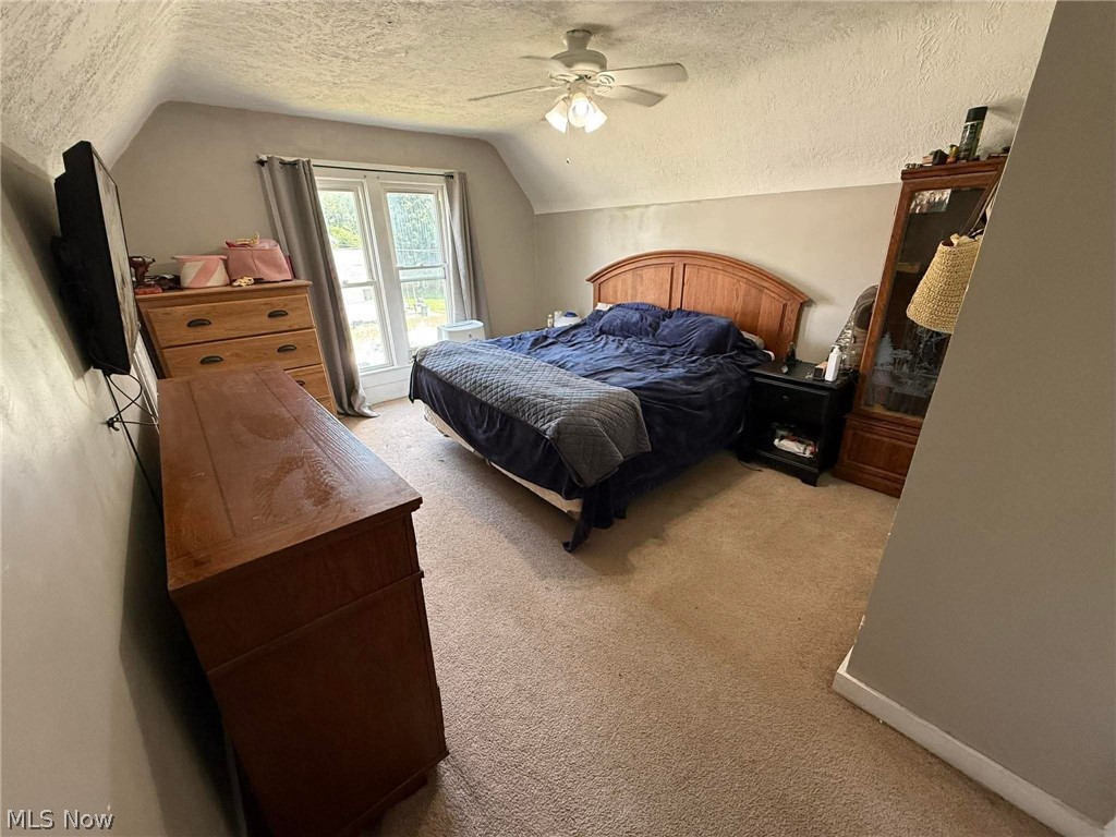 426 W 4th Street Property Photo 5