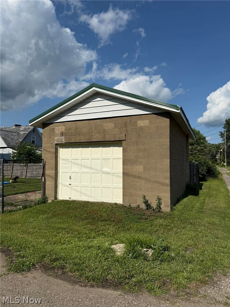 426 W 4th Street Property Photo 13
