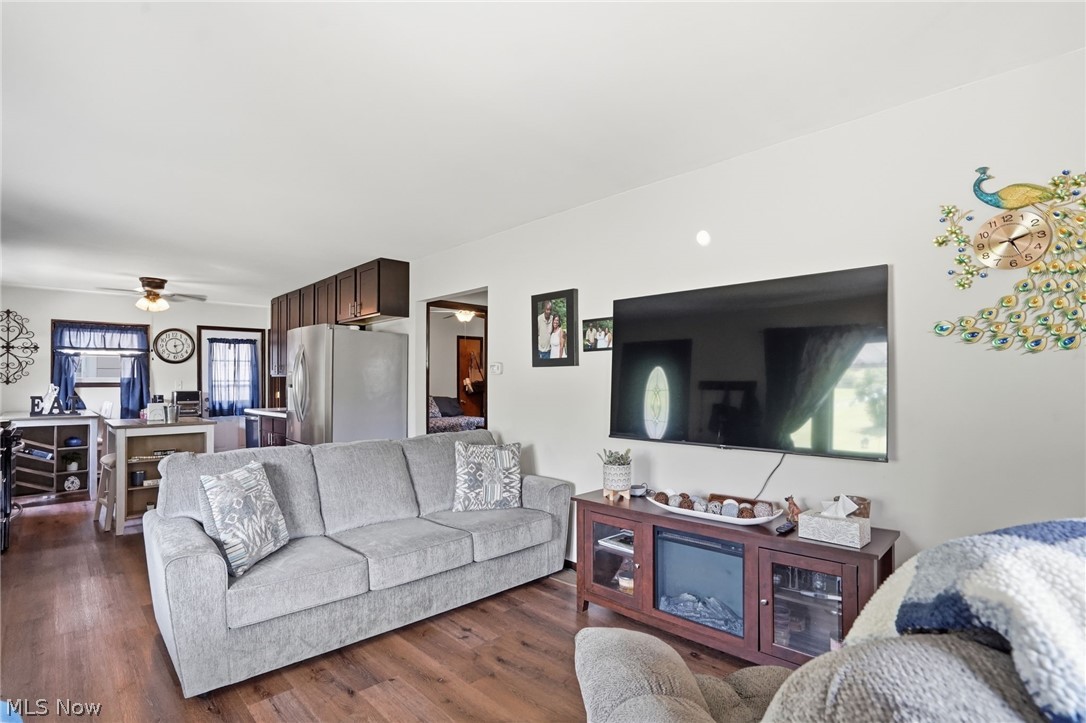 1329 Race Street Property Photo 6