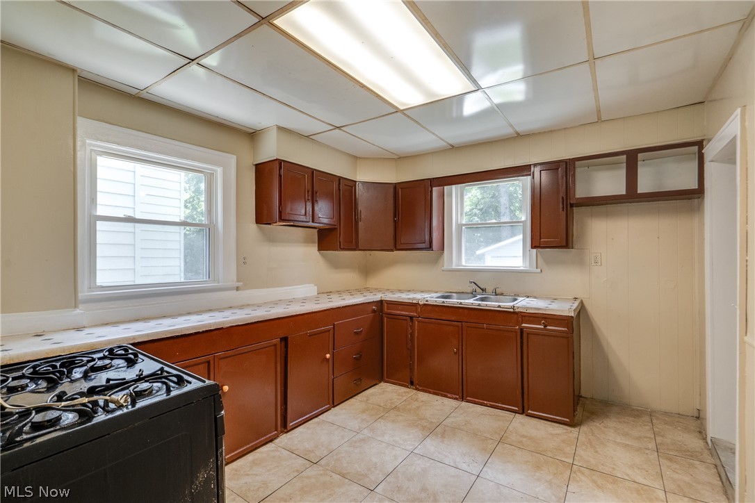 926 Work Drive Property Photo 8