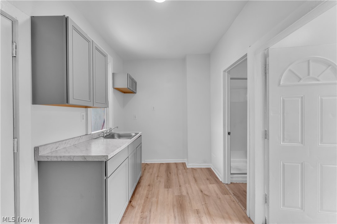 5011 Clark Avenue 1/dn Property Photo 6