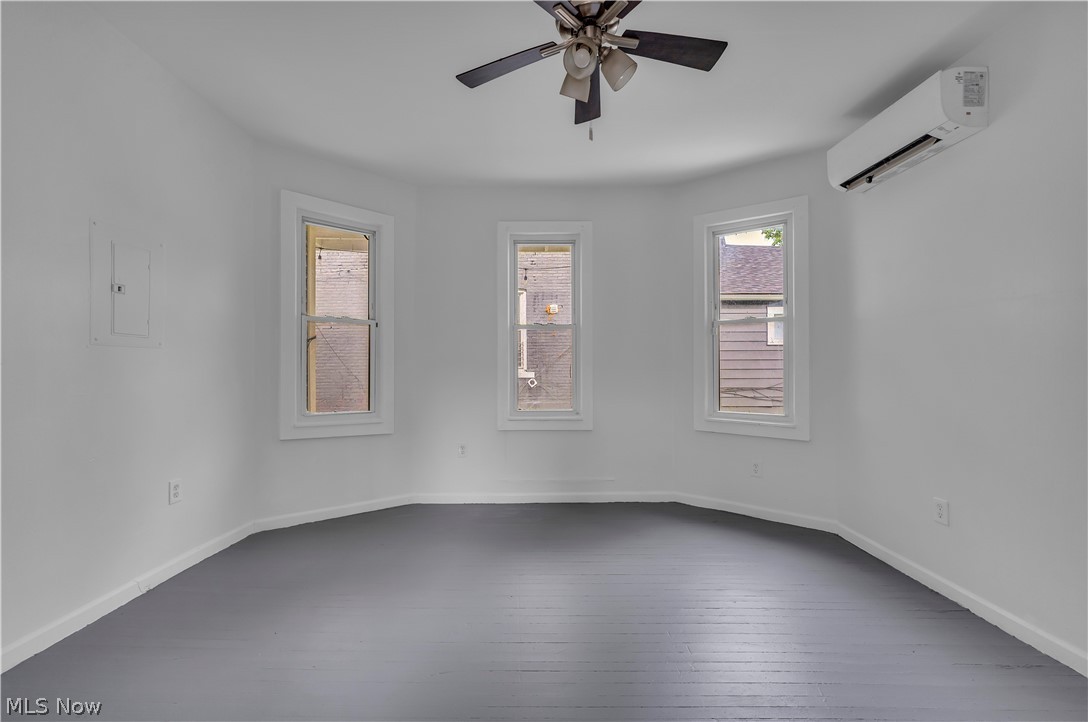 5011 Clark Avenue 1/dn Property Photo 8