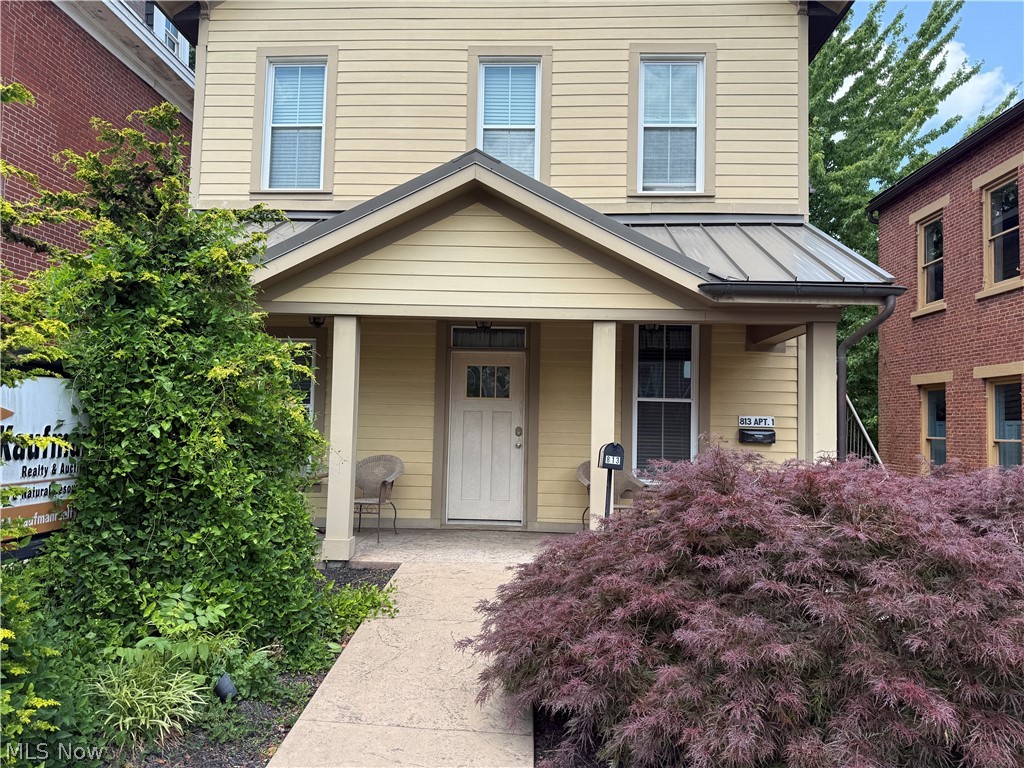 813 Steubenville Avenue Property Photo 2