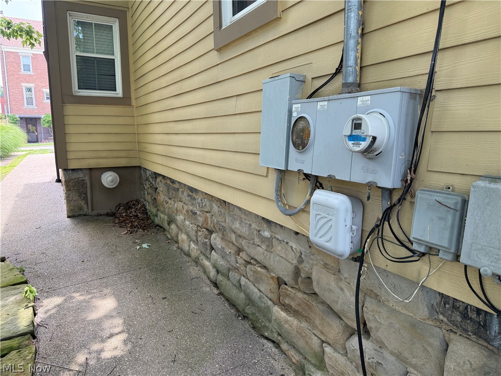813 Steubenville Avenue Property Photo 6