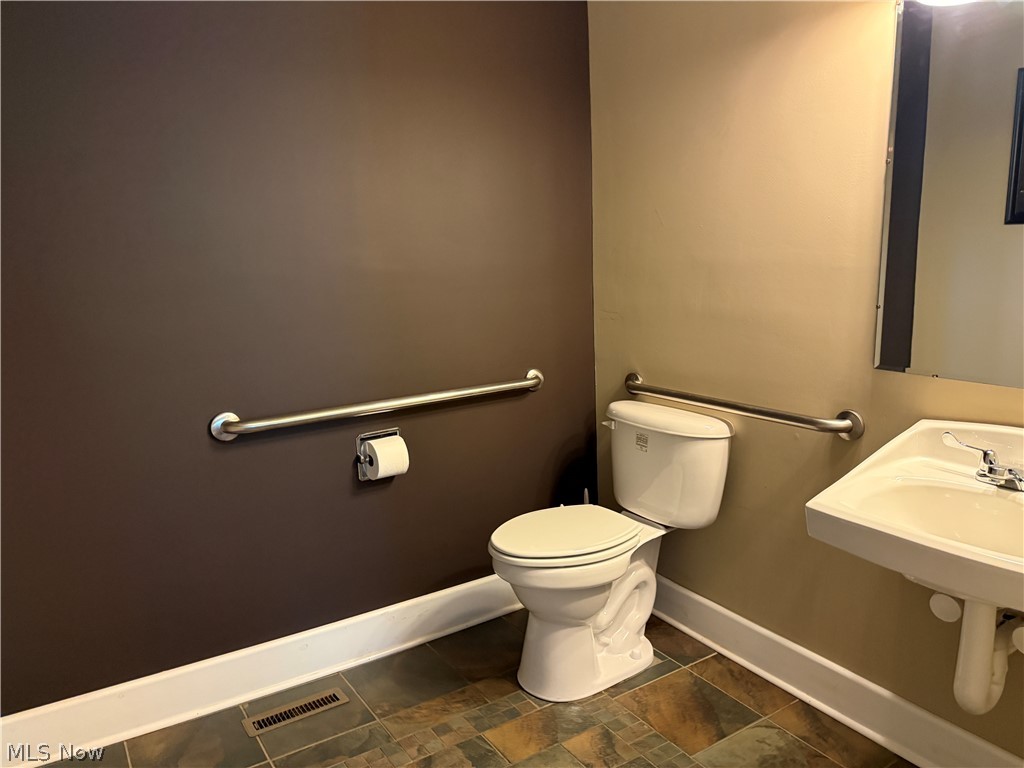 813 Steubenville Avenue Property Photo 30