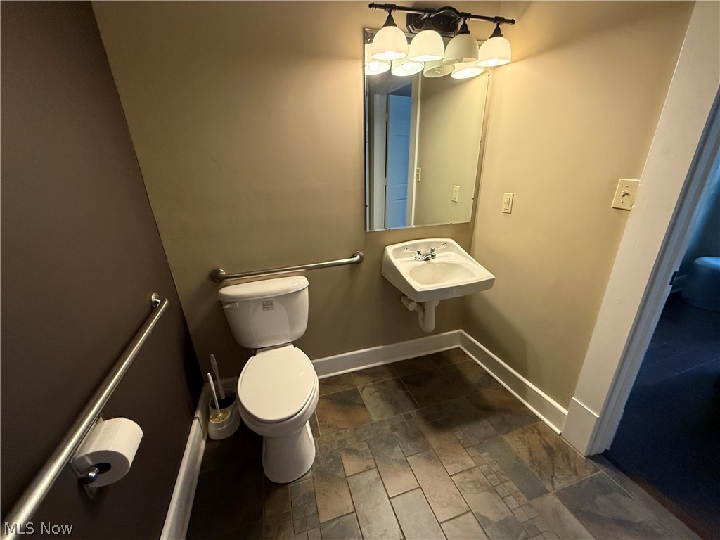 813 Steubenville Avenue Property Photo 31