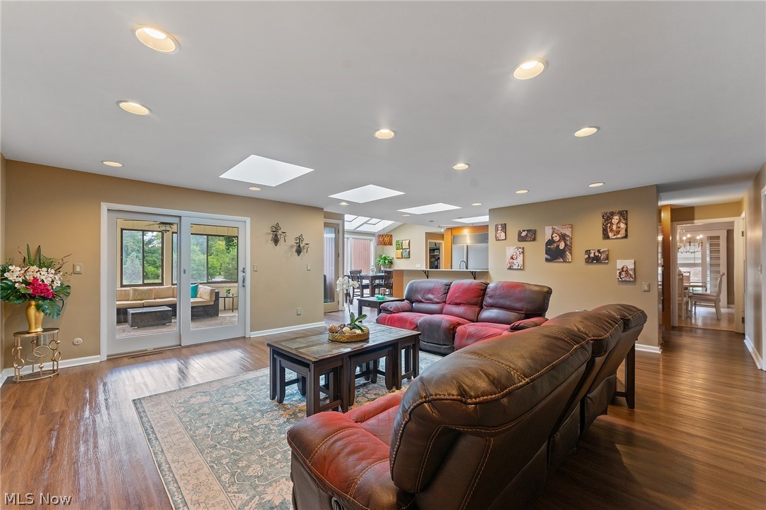 5685 Engleton Lane Property Photo 7