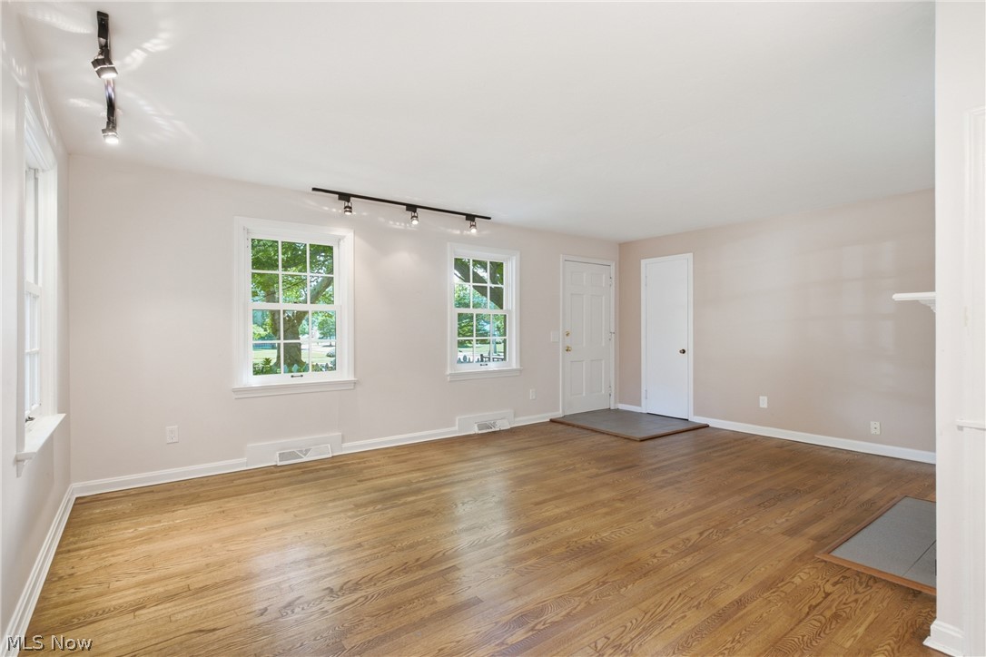 30210 Wolf Road Property Photo 11
