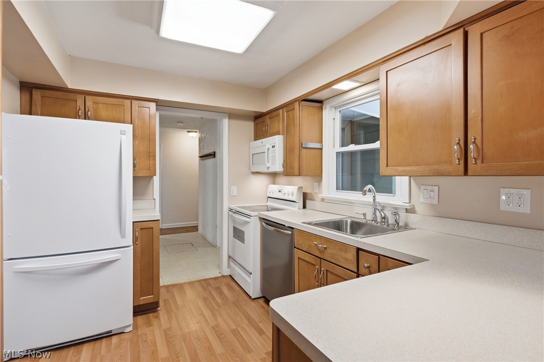 30210 Wolf Road Property Photo 16