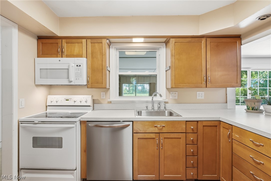 30210 Wolf Road Property Photo 17