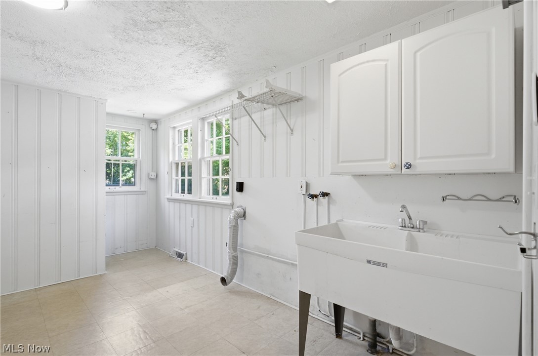30210 Wolf Road Property Photo 31