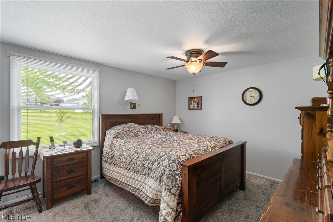 4506 Honeysuckle Drive Property Photo 14